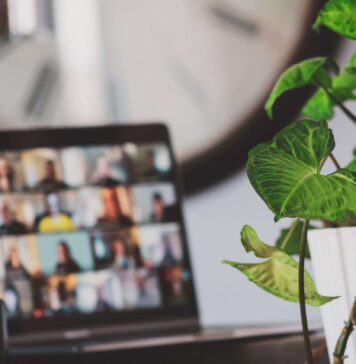 How to run (and rock) a hybrid meeting