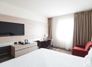 What do business travelers need in a hotel?