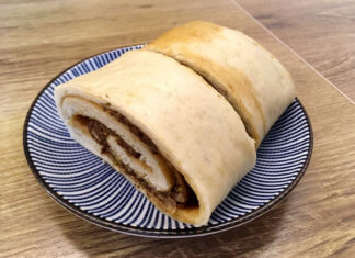 Roulong steamed dumpling – Beijing, China Roulong, a traditional big steamed dumpling, from Beijing.