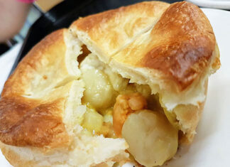 Curried scallop pie – Hobart, Tasmania Curried scallop pie from Richmond Bakery near Hobart, Tasmania