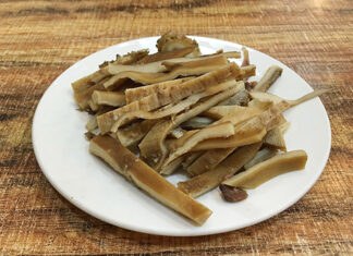 Baodu – Beijing, China – Local Food Guide Baodu, boiled slices of cow stomach, from a Beijing eatery