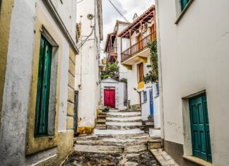 31 of the Absolute Best Things to Do in Greece