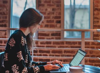 30 Powerful Affirmations for Success + Free Wallpapers