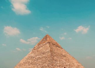 How to Visit the Pyramids of Giza Without a Tour Guide