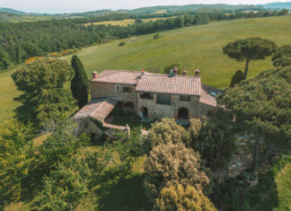 An 18th Century Farmhouse in Tuscany • The Blonde Abroad