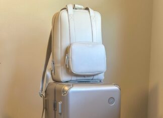 Is Monos Luggage Worth Buying? I Tried it to Find Out!
